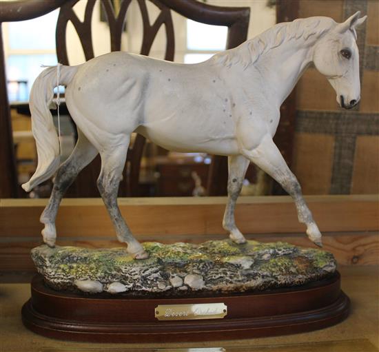 Royal Doulton limited edition model of Desert Orchid by J G Tongue, 922/7500, on oval plinth base (with Times obit.)